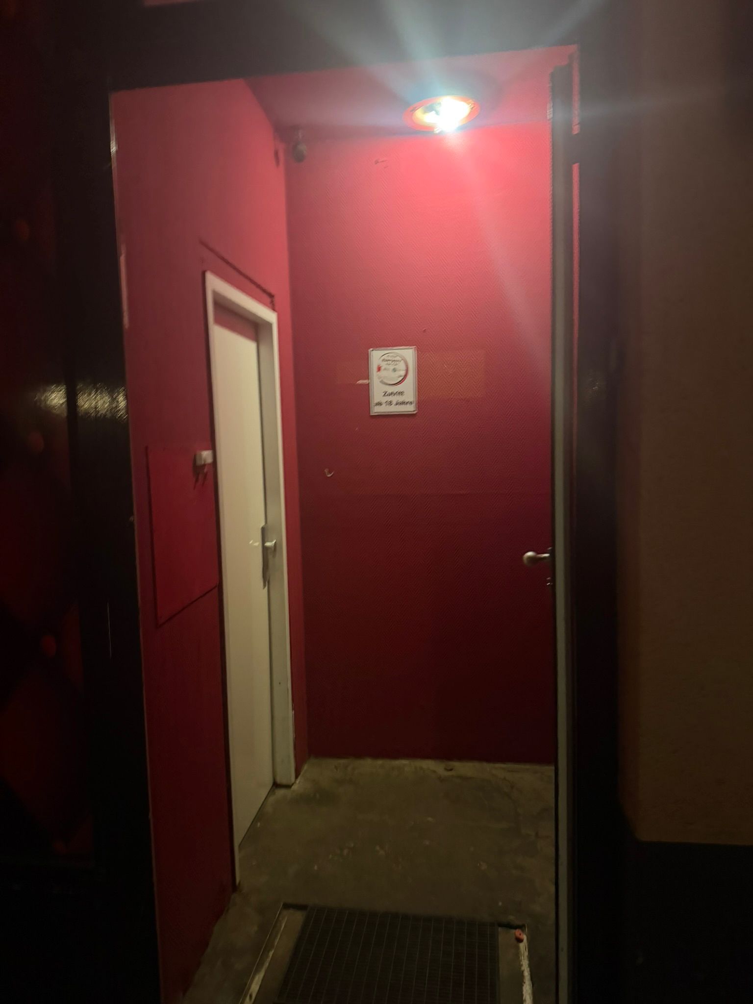 Laufhaus Berlin Neukölln Zimmer 6