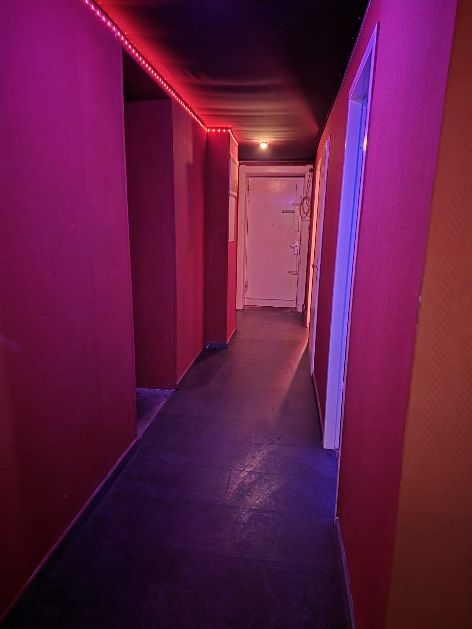 Laufhaus Berlin Zimmer 1 – Emser Str. Berlin-Neukölln