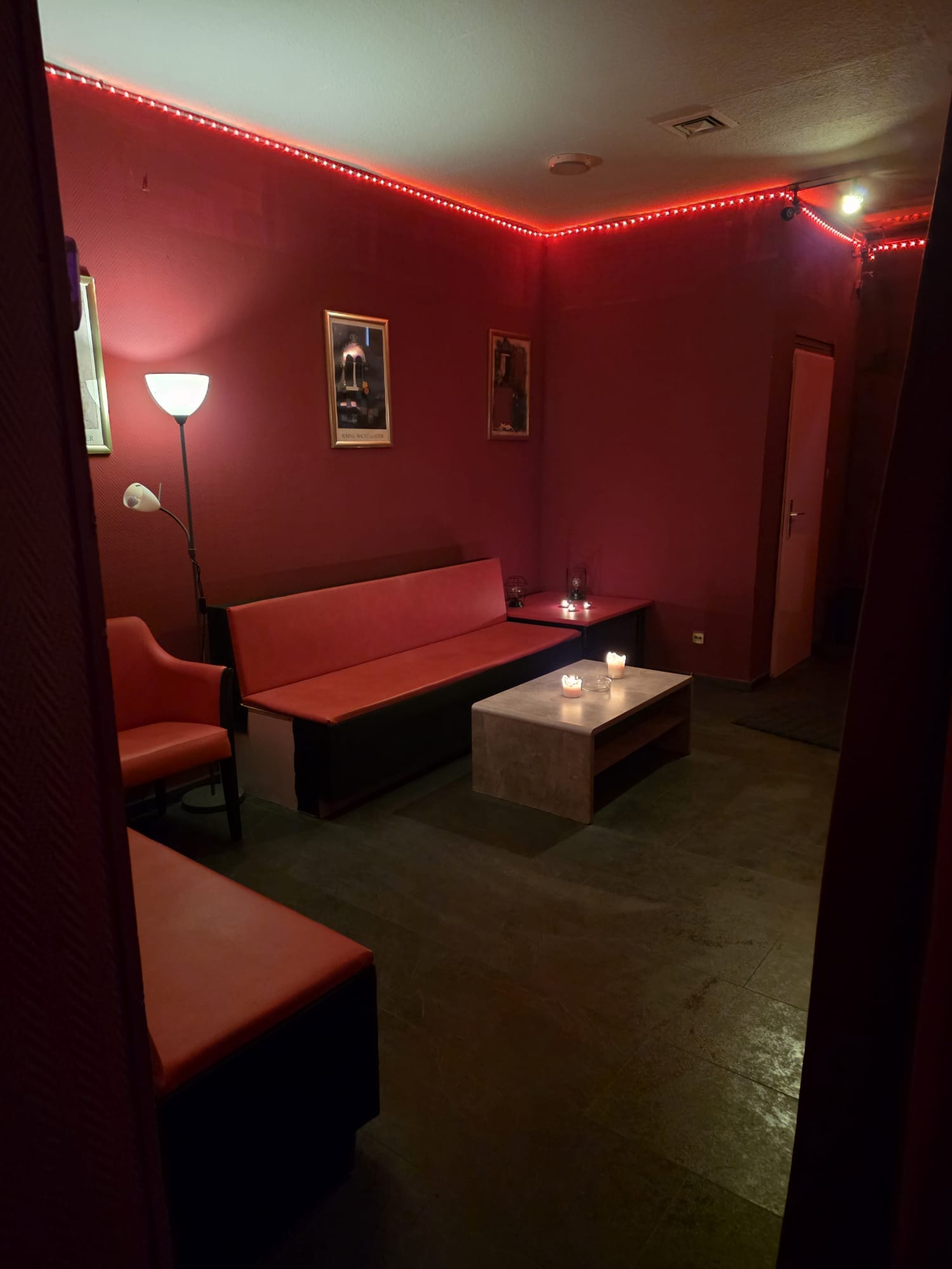 Laufhaus Emser Str. Berlin Zimmer Ausstattung